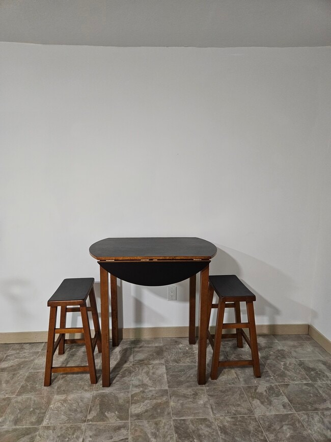 Building Photo - 1446 Old Ballpark Rd