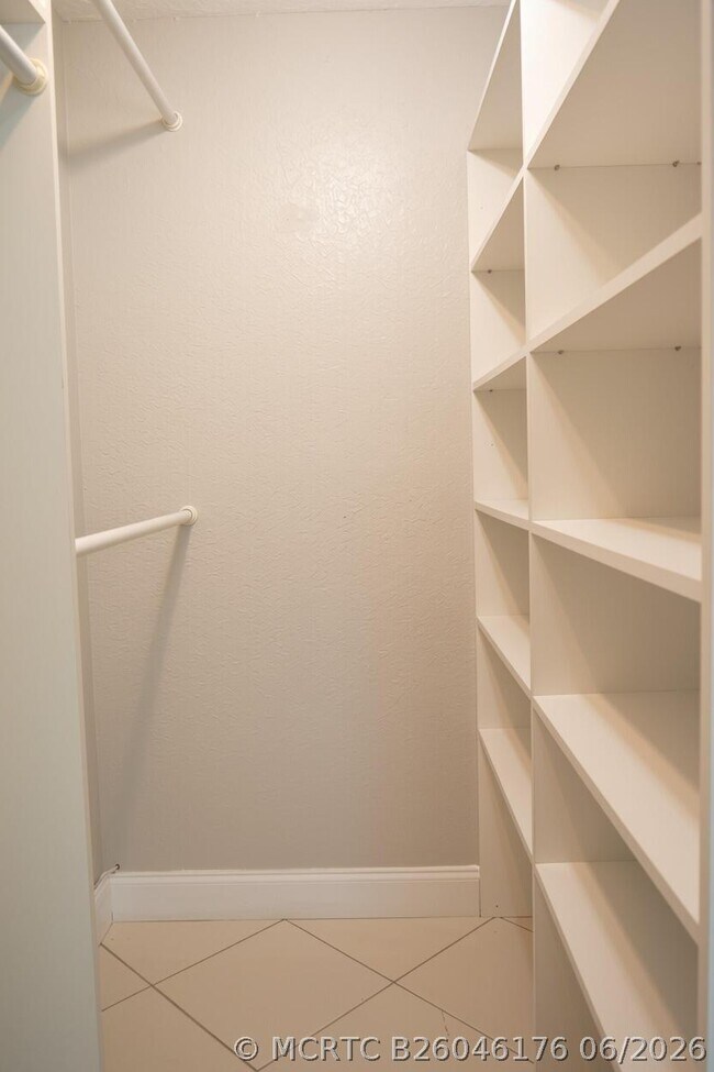Building Photo - 9311 Orange Grove Dr