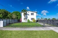 Building Photo - 520 SW Krome Terrace