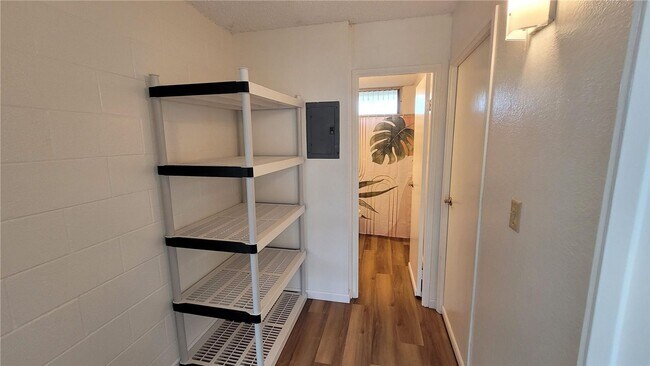 Building Photo - Mililani "Waikalani Woodlands" Newly Remodeled 3 Bedroom 2 Bath.