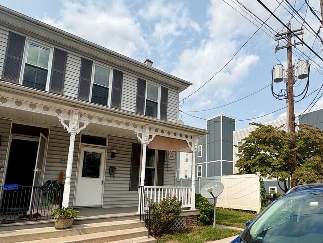 Building Photo - 3 Bedroom 1.5 Bathroom in Elizabethtown!