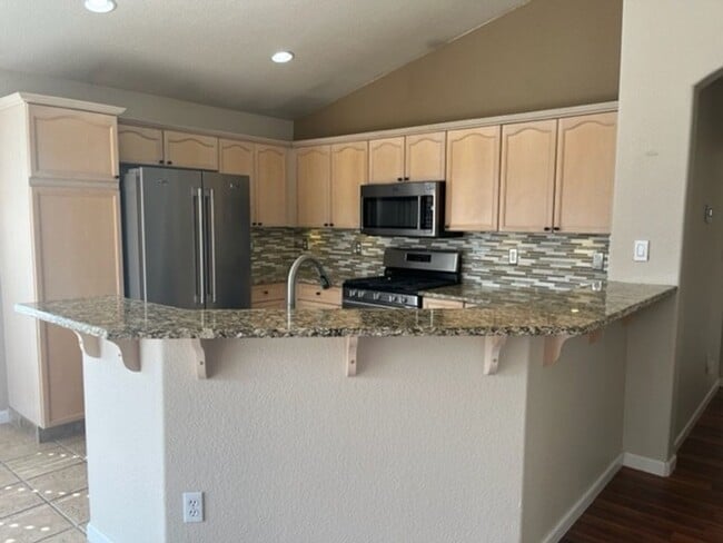 Building Photo - Corner Lot 3 Bedroom 2 Bath Double Diamond Home