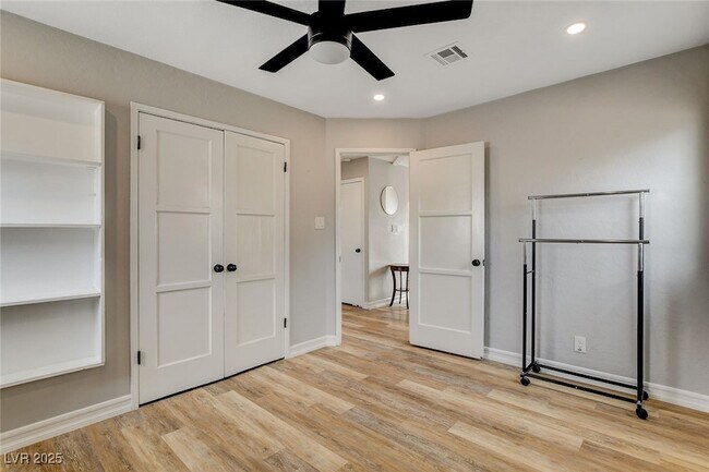 Building Photo - 1017 E Oakey Blvd