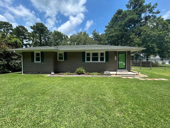 Primary Photo - Ranch Style Home in Prime Location