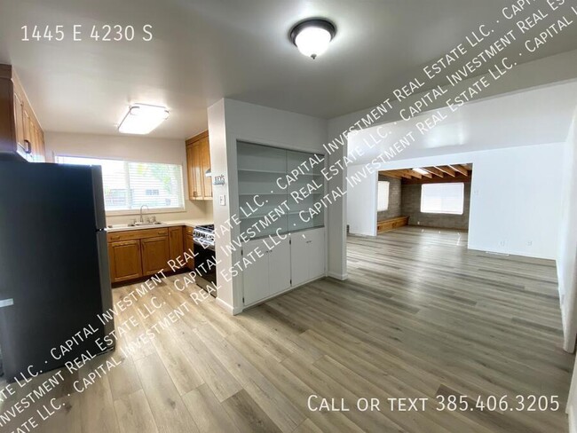 Building Photo - 1445 E 4230 S