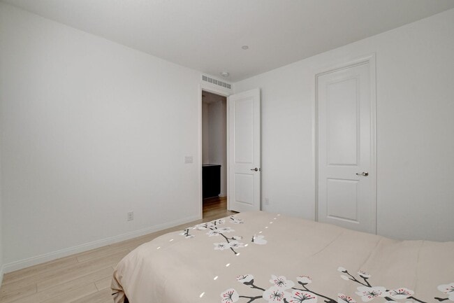 Building Photo - 10276 Thurso Ave