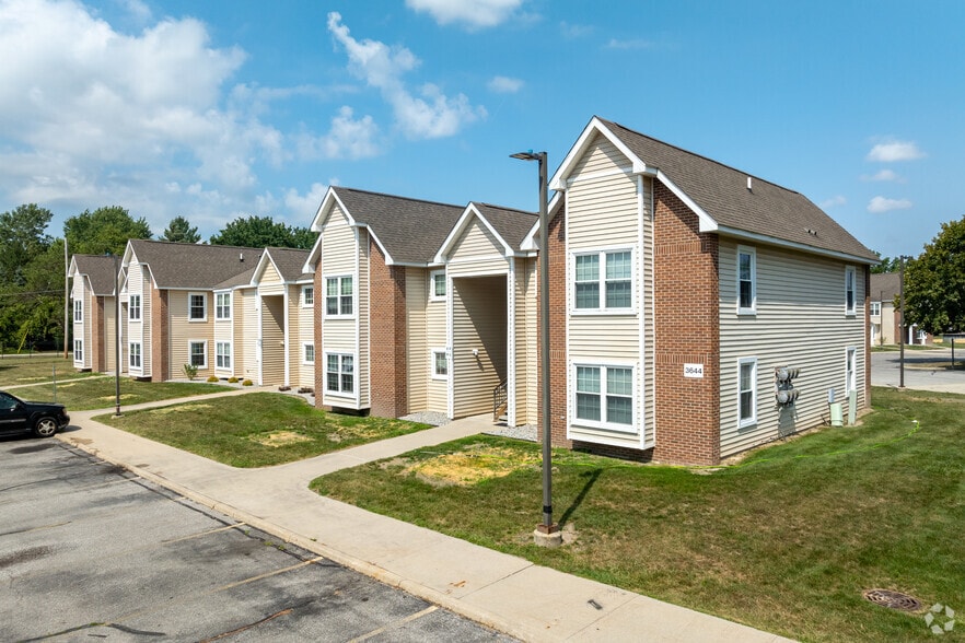 Primary Photo - VISTA VILLA APARTMENTS