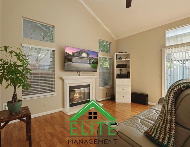 Building Photo - Spacious 4-Bedroom, 3-Bath Home in Desirab...