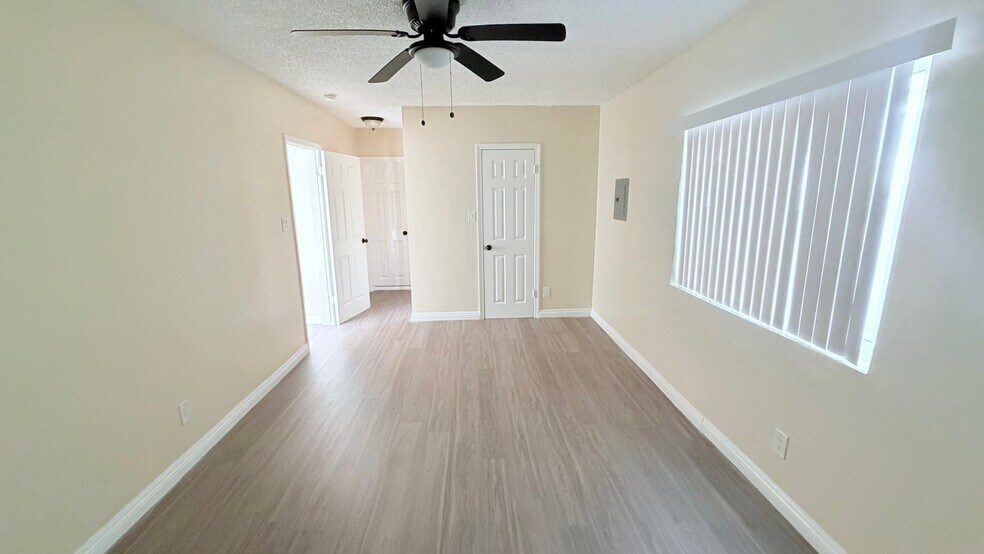 Building Photo - 810 W Duarte Rd