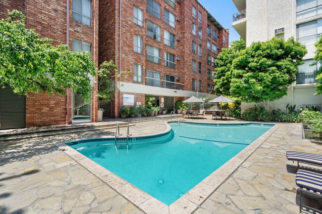 Building Photo - 1440 Veteran Ave