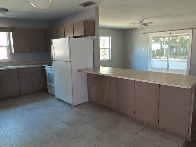 Building Photo - 4827 Edmund Ct