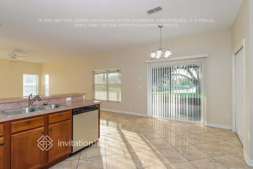 Building Photo - 2156 The Oaks Blvd