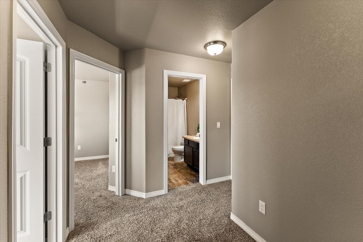 Building Photo - 6137 Popper Dr