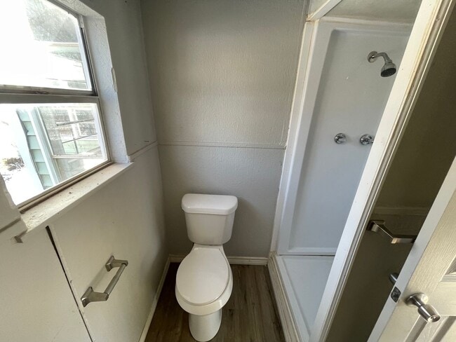 Building Photo - 3 bedroom, 2 bath