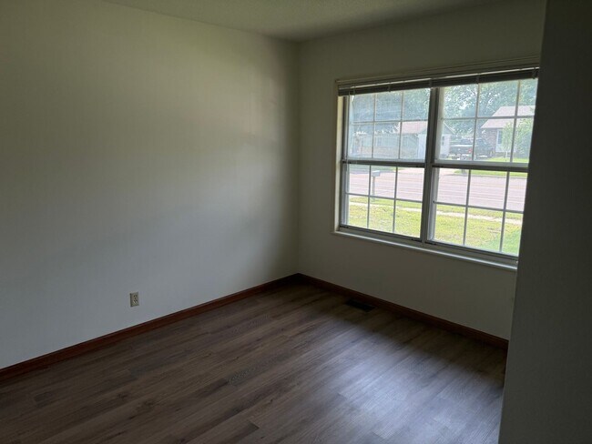 Building Photo - rp620