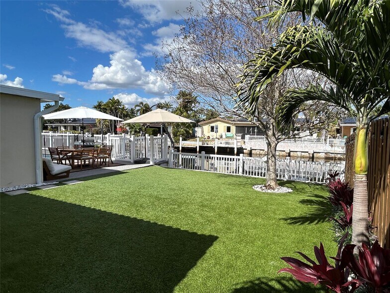 Building Photo - 1473 NE 53rd Ct