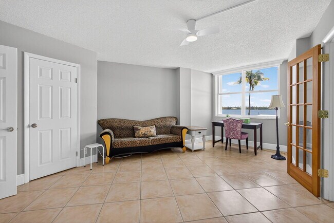 Building Photo - 2600 N Flagler Dr
