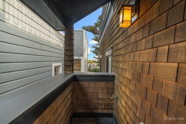 Building Photo - 19 Wilmot St