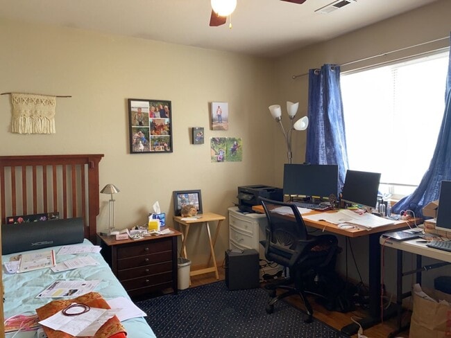 Building Photo - 3 Bed, 2 Bath Duplex in West Fort Collins close to Foothills