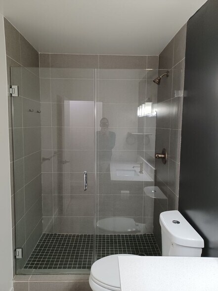 Building Photo - 7347 Haskell Ave