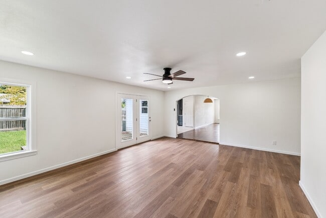 Building Photo - 1306 S Darlington Ave