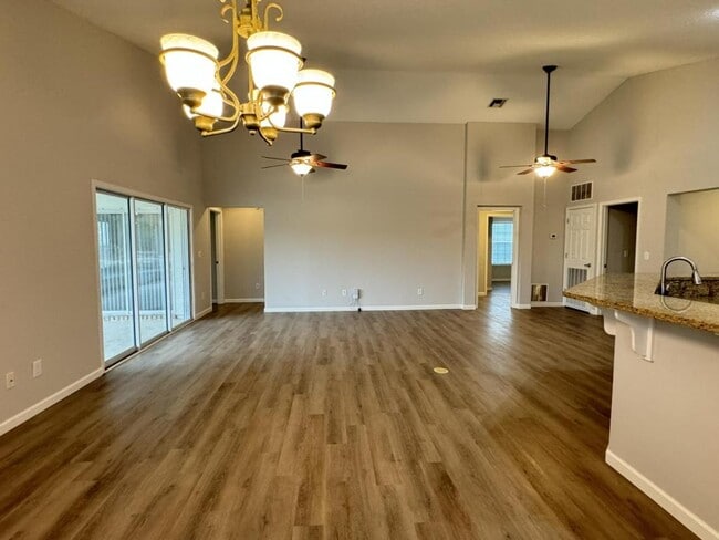 Building Photo - 222 Biltmore Pl