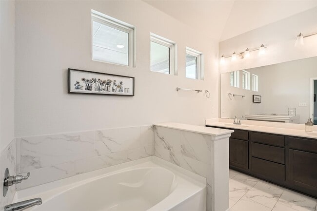Building Photo - 658 Cherrystone Loop