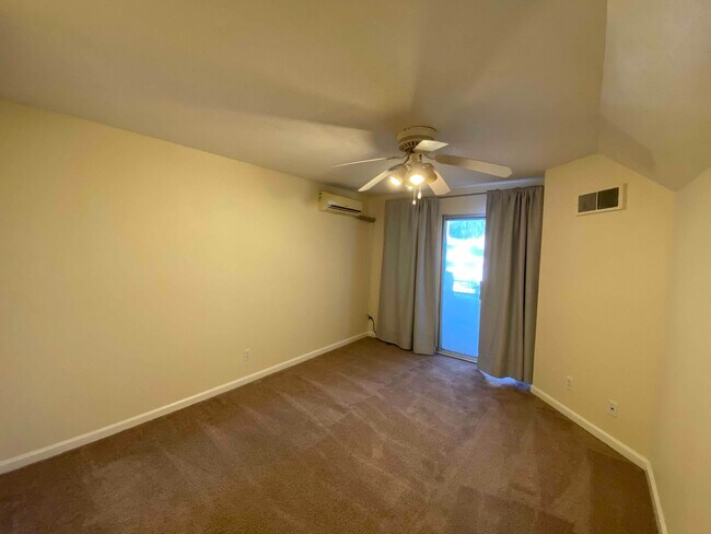 Building Photo - 3520 Lebon Dr