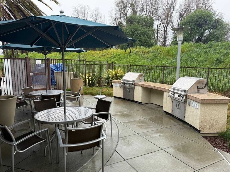 Common Area - 1310 Nestwood Way