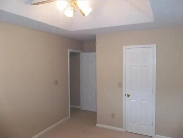 Building Photo - 2705 Ashbury Point Ln