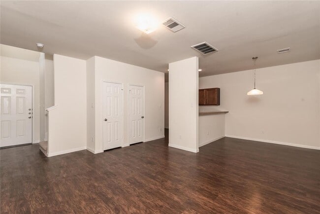 Building Photo - 14718 Jennys Park Pl