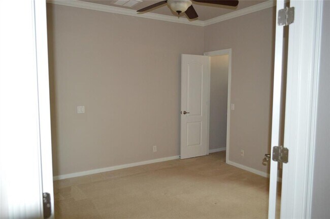 Building Photo - 4200 Dot Dr