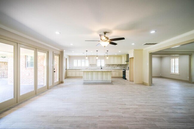 Building Photo - 5347 Paisley Ln