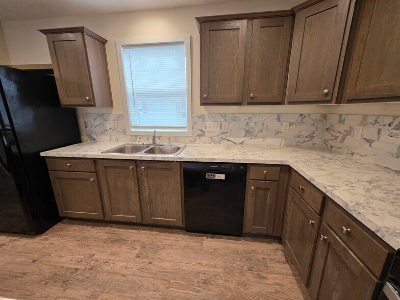 Building Photo - 3681 Hawthorne St