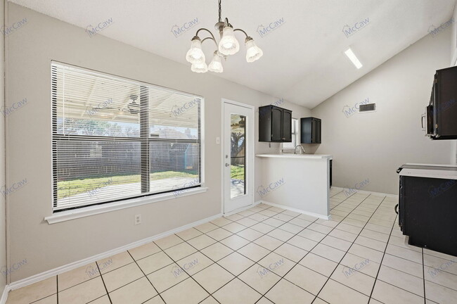 Building Photo - 1069 W Hills Terrace