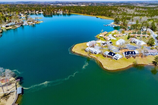 Building Photo - Lakefront Living at Fairfield Plantation