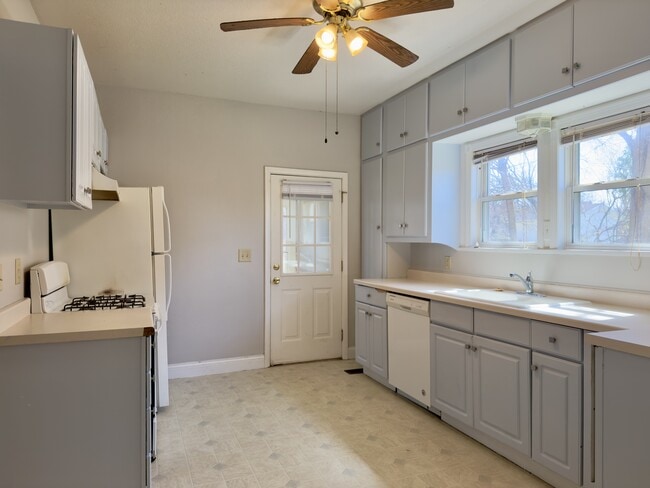 Building Photo - 1126 16th St