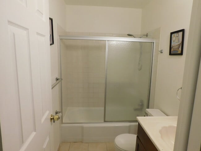 Building Photo - Move In Ready Ranch