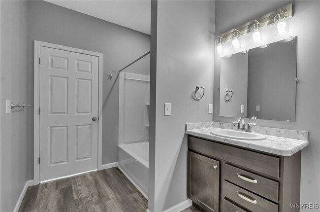 Building Photo - 140 Seymour St