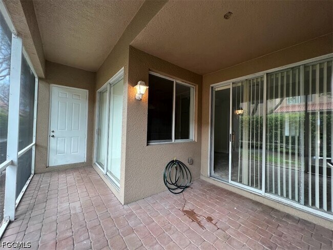 Building Photo - 9634 Roundstone Cir