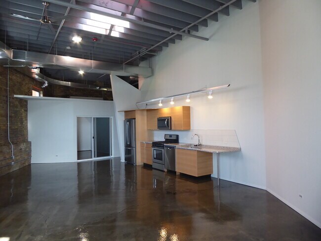 unit 14 (interior) - 2113 Greenleaf St