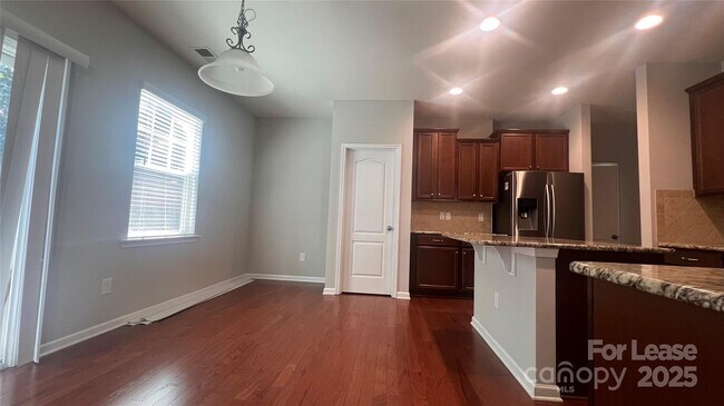Building Photo - 2709 Southern Trace Dr