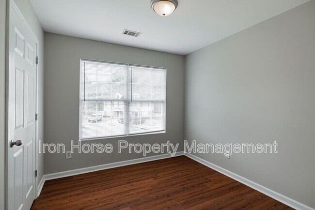 Building Photo - 638 Mill Stone Bluff