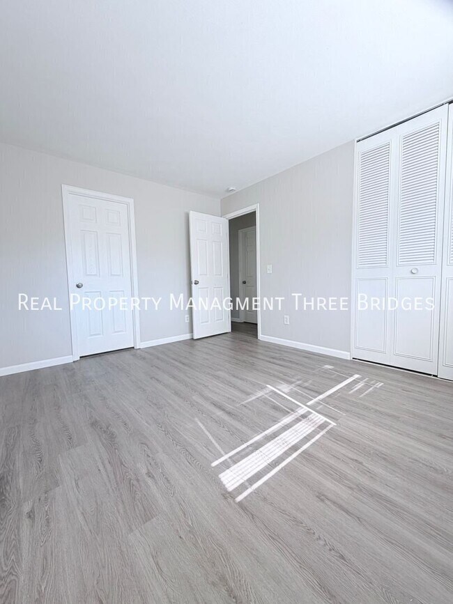 Building Photo - 5247 Ville Anita Ct