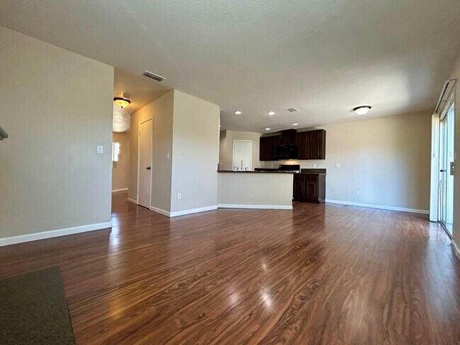 Building Photo - Beautiful Home For Rent in Antelope! Pets ...