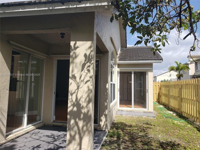 Building Photo - 14617 SW 123rd Ave