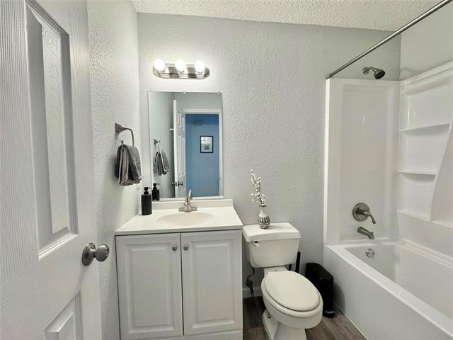 Building Photo - 10264 Sunset View Dr