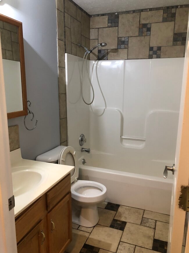 Building Photo - 730 Andra Dr