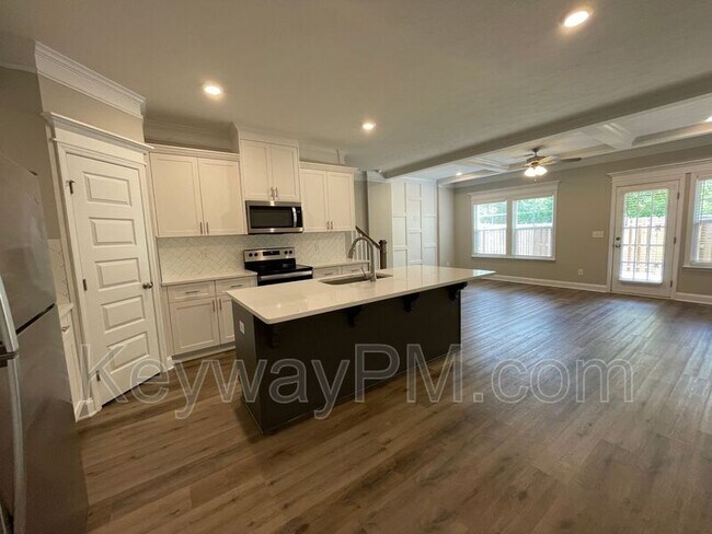 Building Photo - 4500 Chestnut Trl