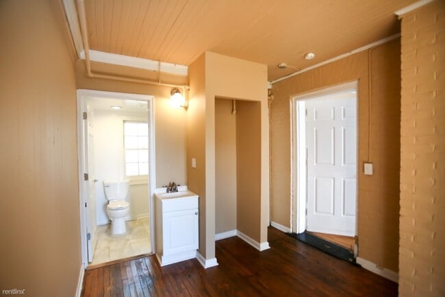 Building Photo - 10 br, 4 bath House - 619 Cabell Avenue